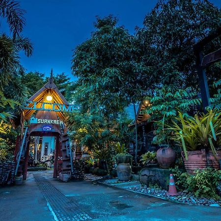Suankaew​ Art​ Hostel​ Chonburi Extérieur photo