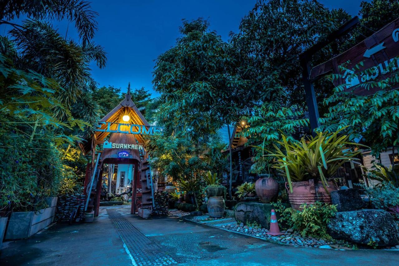 Suankaew​ Art​ Hostel​ Chonburi Extérieur photo