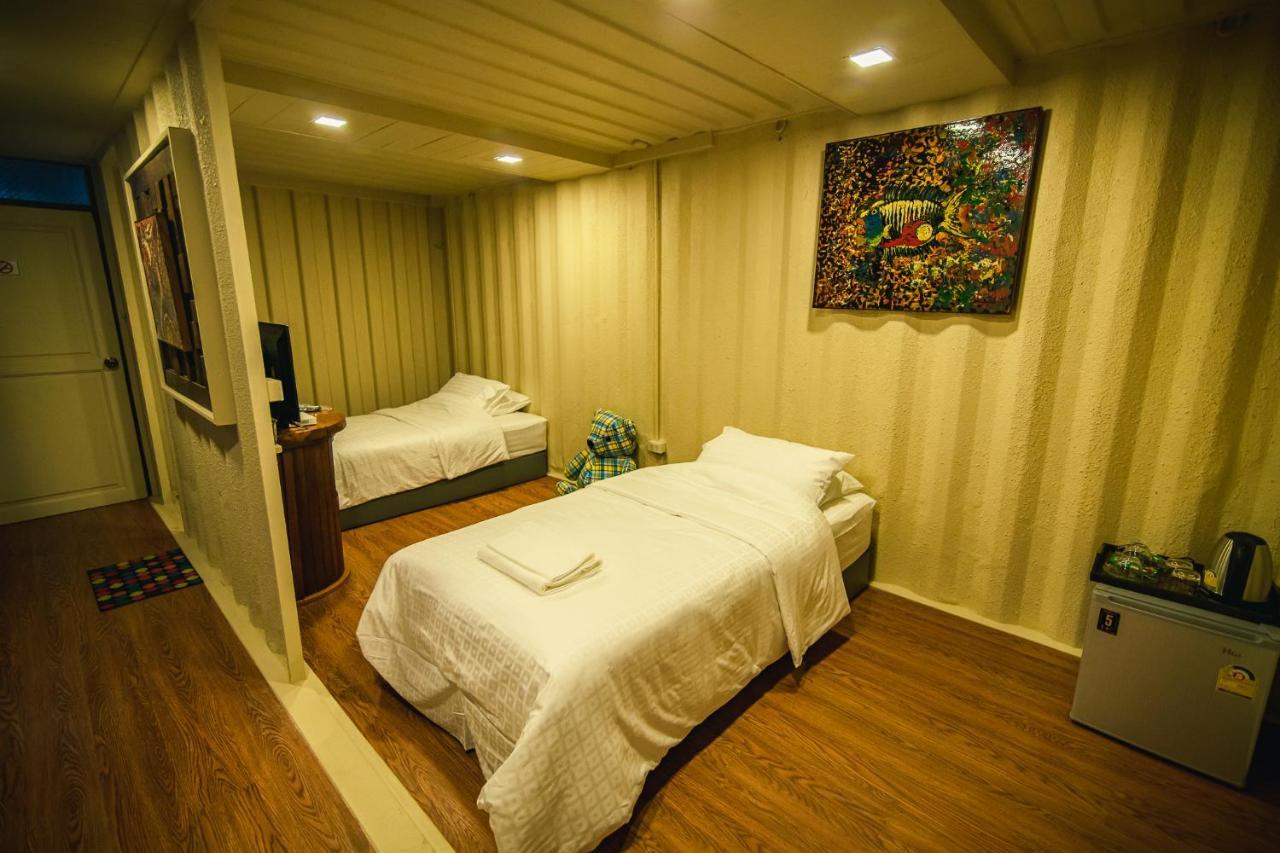 Suankaew​ Art​ Hostel​ Chonburi Extérieur photo