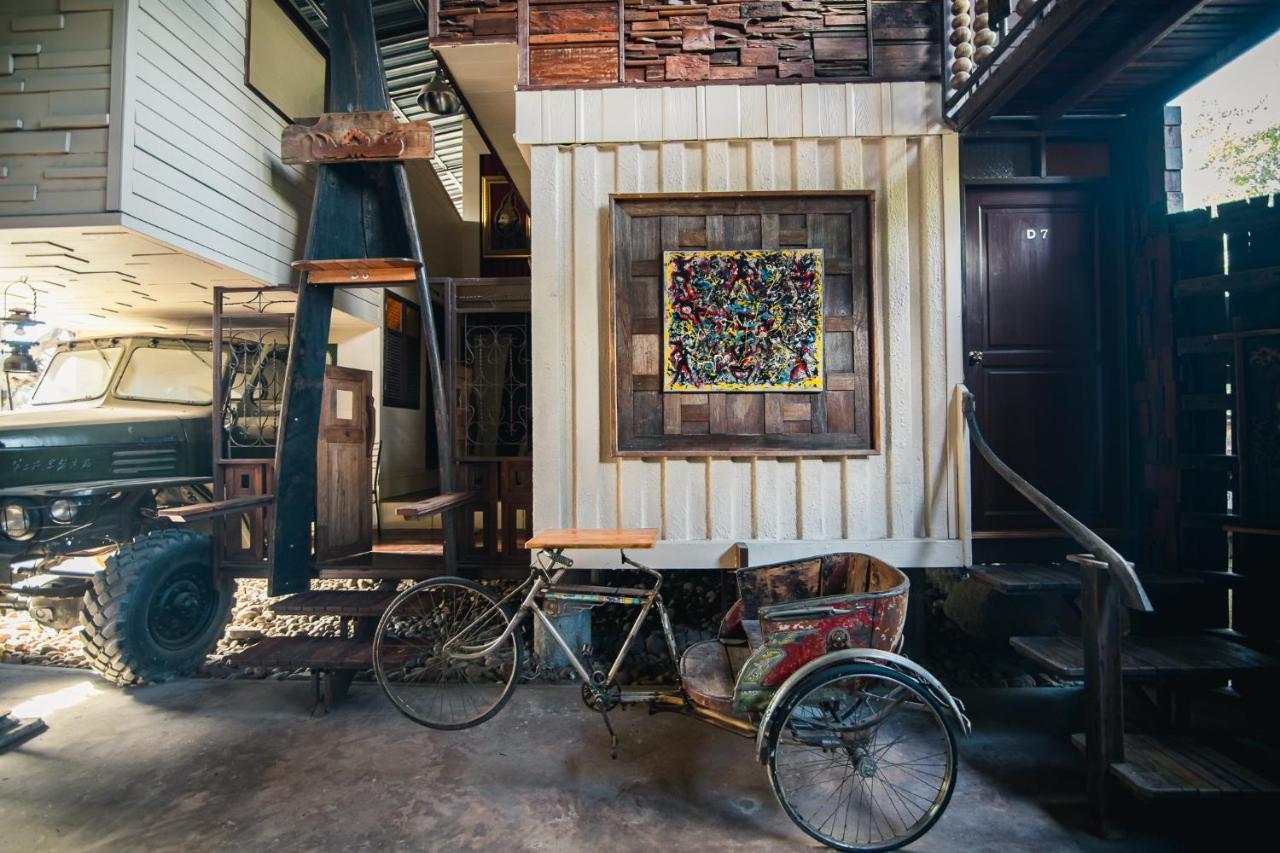 Suankaew​ Art​ Hostel​ Chonburi Extérieur photo