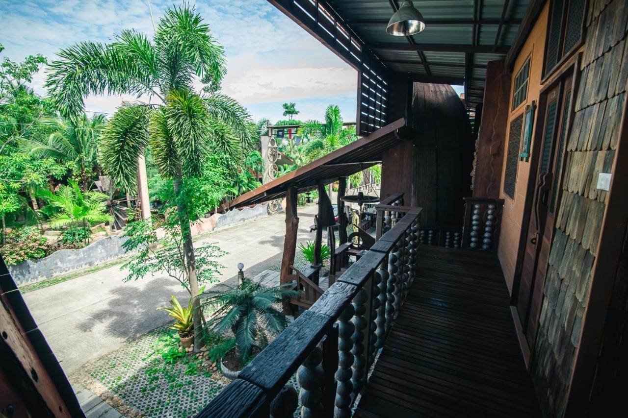 Suankaew​ Art​ Hostel​ Chonburi Extérieur photo