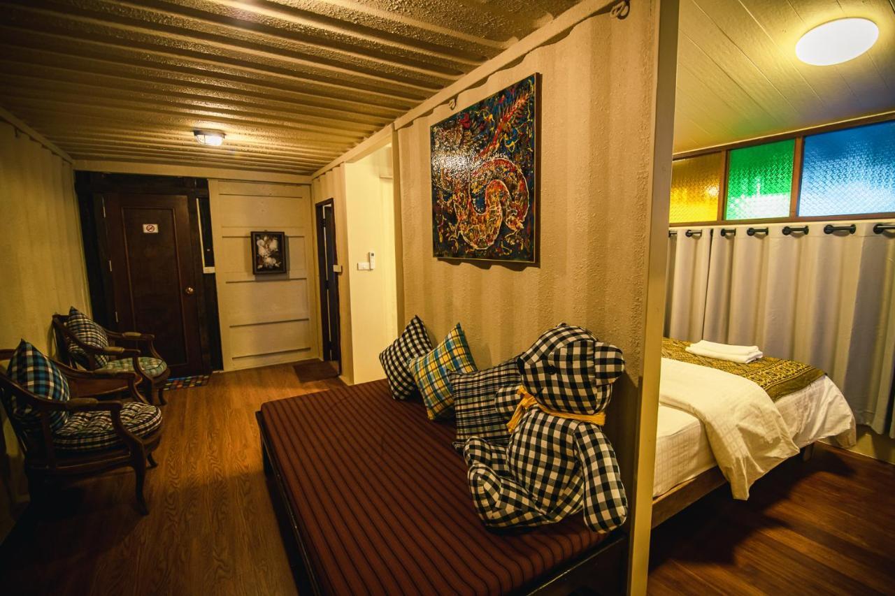 Suankaew​ Art​ Hostel​ Chonburi Extérieur photo
