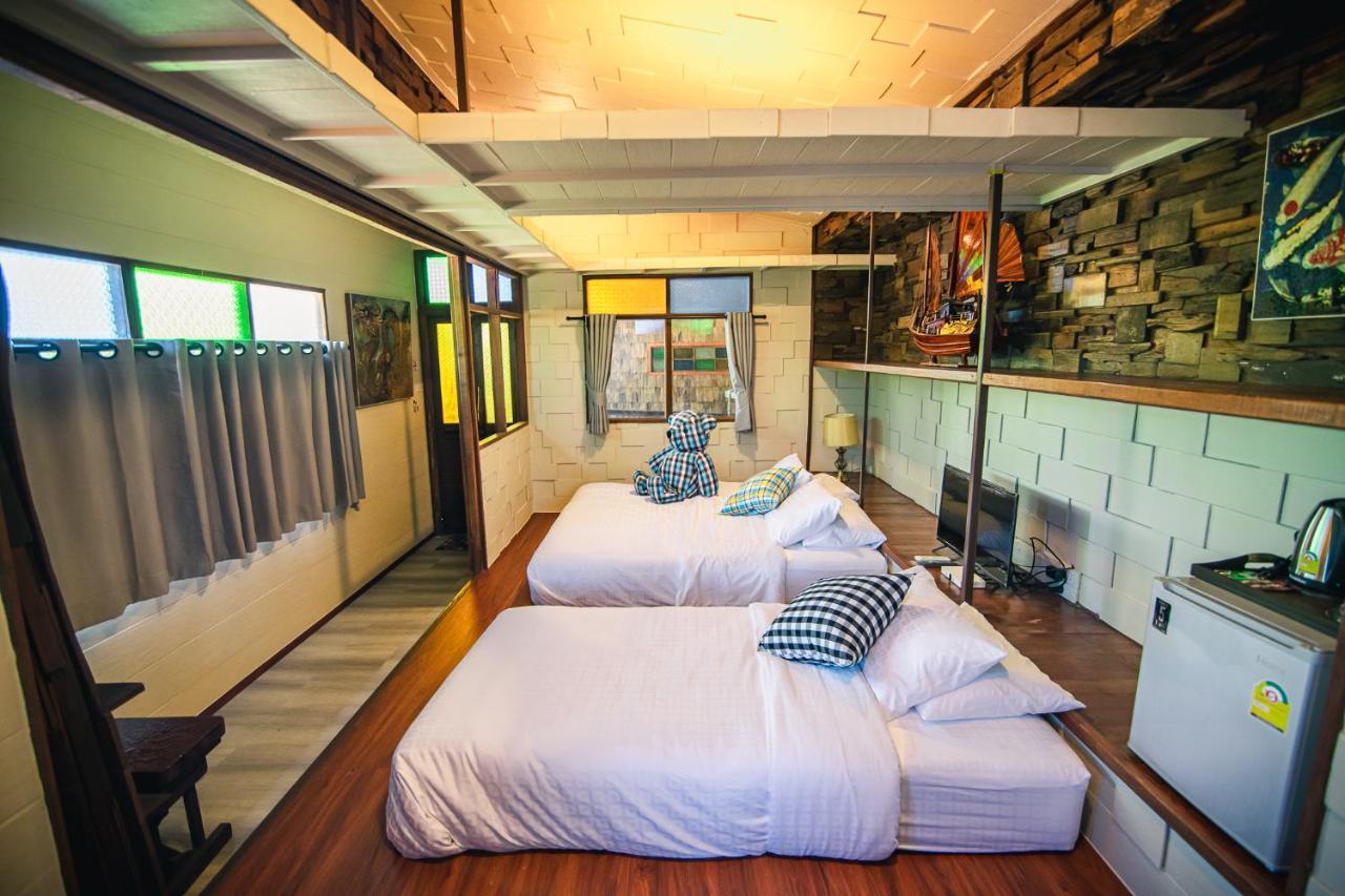 Suankaew​ Art​ Hostel​ Chonburi Extérieur photo