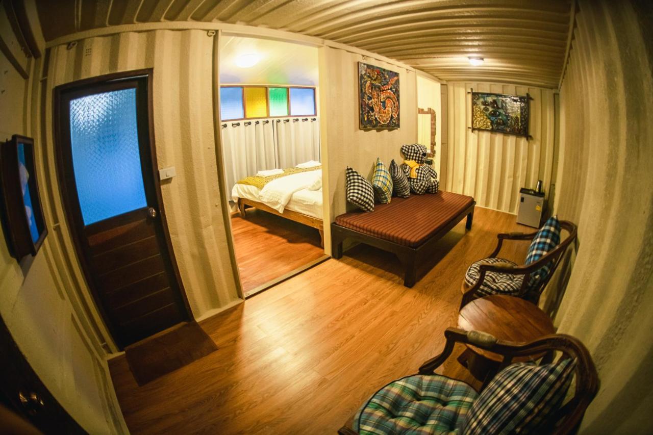 Suankaew​ Art​ Hostel​ Chonburi Extérieur photo
