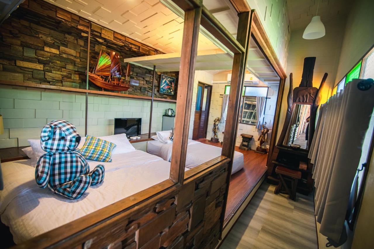 Suankaew​ Art​ Hostel​ Chonburi Extérieur photo